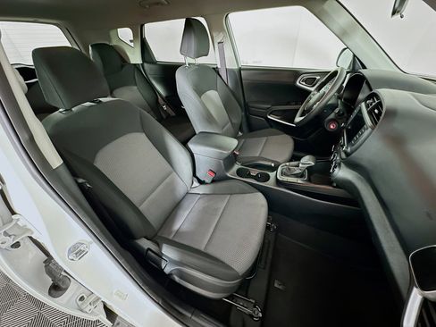 Used 2025 Kia Soul LX w/ LX Technology Package image 30