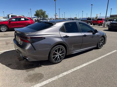 Used 2022 Toyota Camry SE w/ Carpet Mat Package (TMS) FWD image 9
