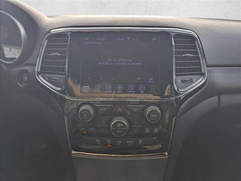 Used 2019 Jeep Grand Cherokee Altitude image 11