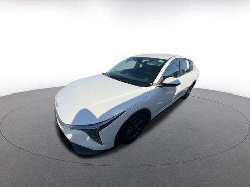 Used 2025 Kia K4 LXS image 3