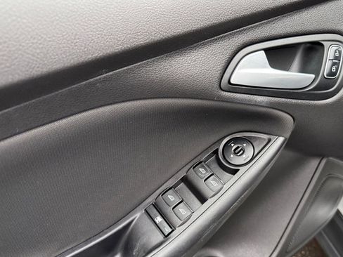 Used 2016 Ford Focus SE image 14
