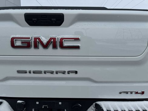 Certified 2022 GMC Sierra 1500 AT4 w/ Technology Package image 38