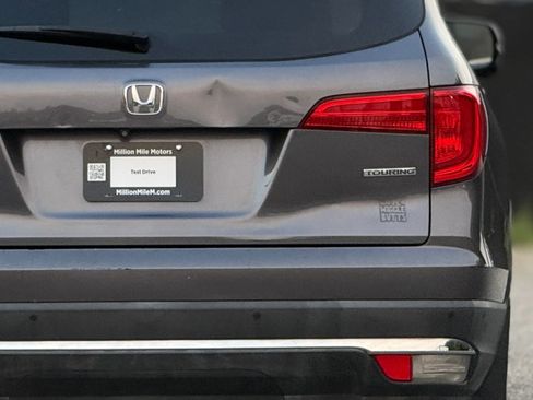 Used 2017 Honda Pilot Touring image 14
