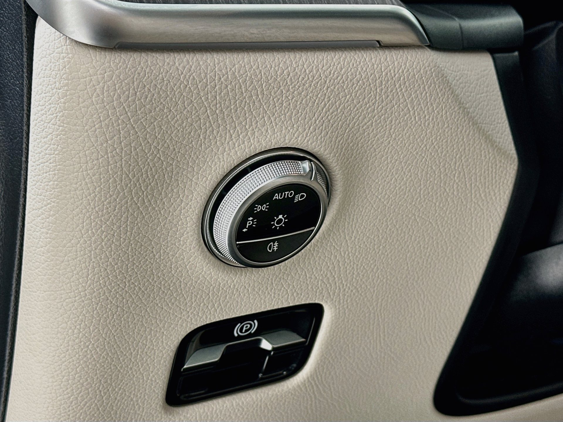 Certified 2026 Mercedes-Benz GLC 300 image 11
