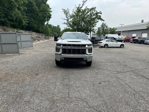 Used 2022 Chevrolet Silverado 3500 LT w/ Convenience Package AWD/4WD image 3
