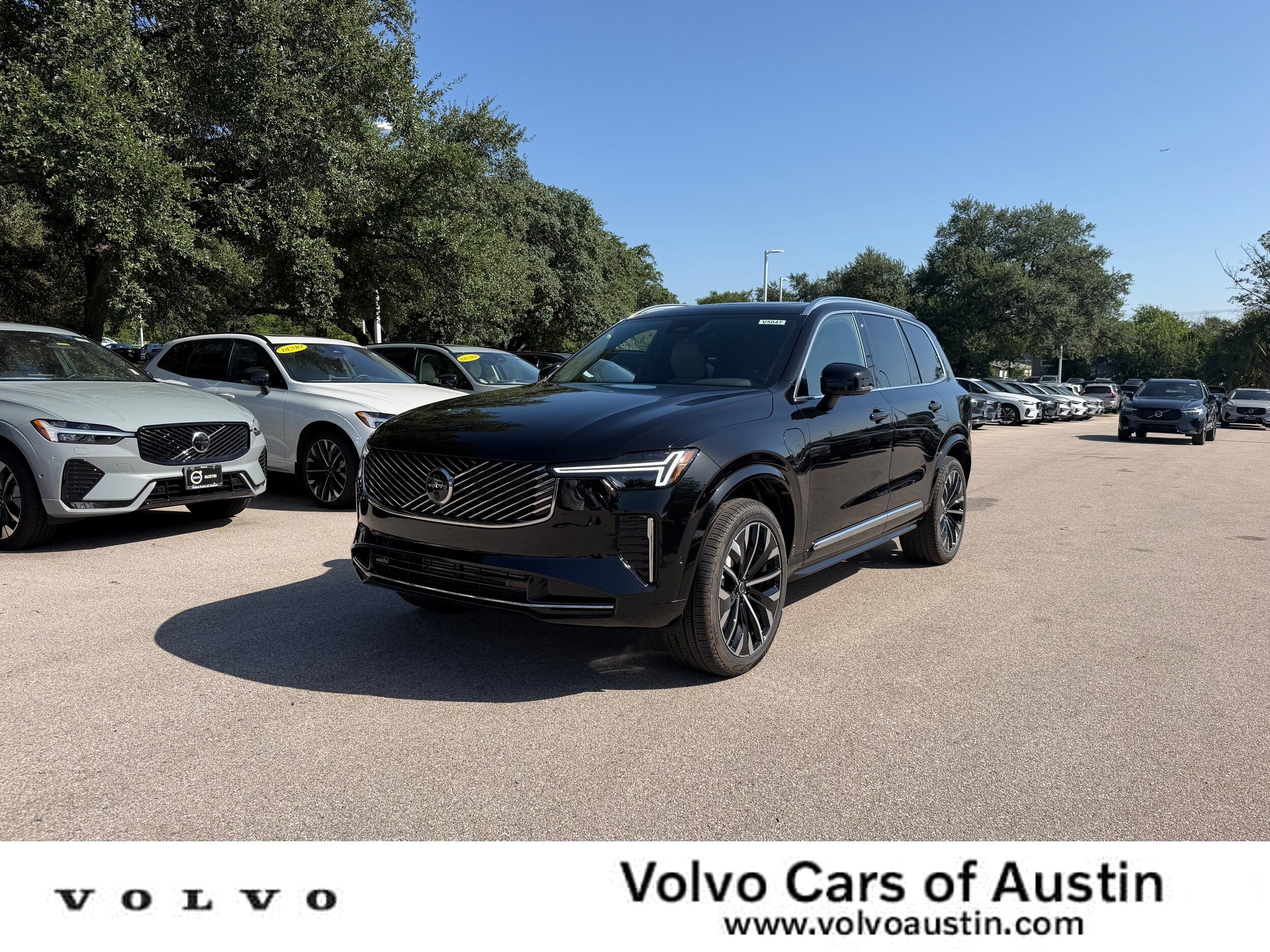 New 2026 Volvo XC90 T8 Plus w/ Protection Package AWD/4WD image 1