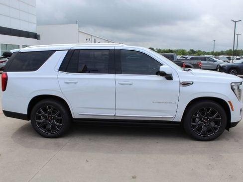 New 2026 GMC Yukon Denali w/ Denali Reserve Package AWD/4WD image 6