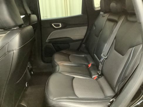 Used 2024 Jeep Compass Latitude AWD/4WD image 23