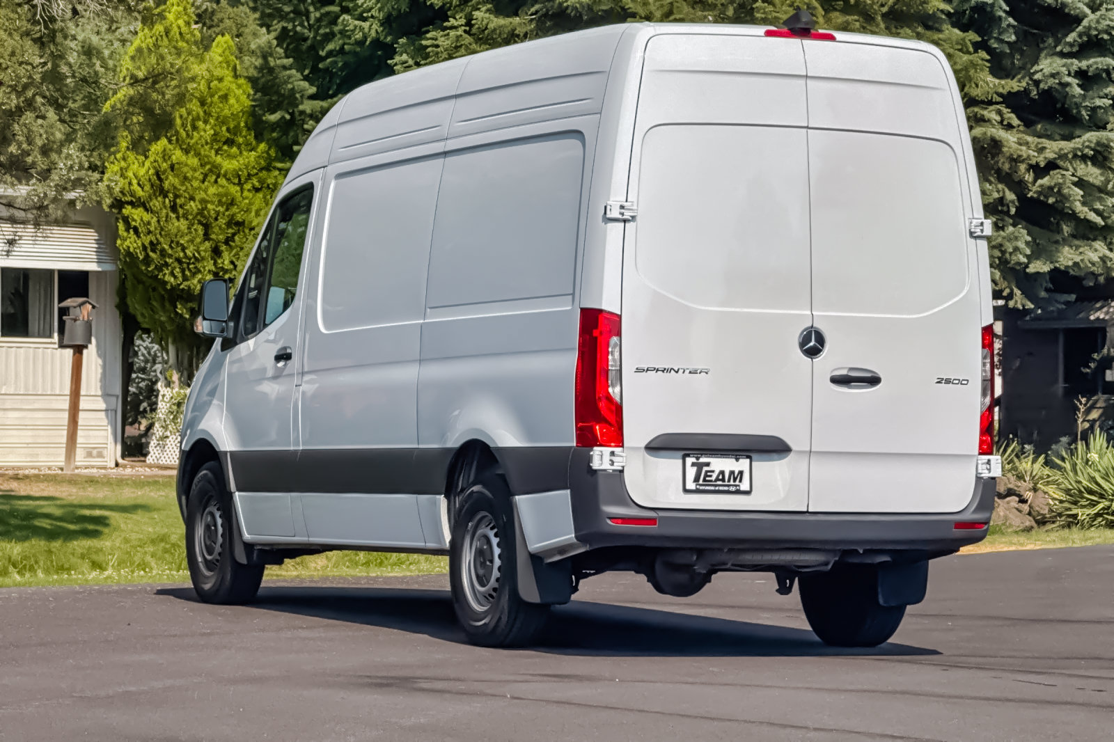 Used 2025 Mercedes-Benz Sprinter 2500 image 6