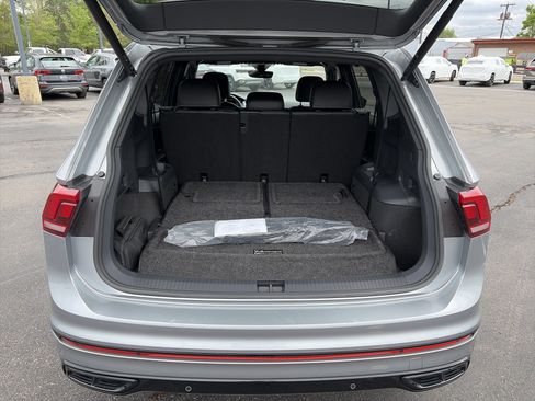 Used 2022 Volkswagen Tiguan SE R-Line FWD image 27