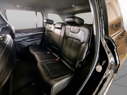 Used 2023 Jeep Grand Cherokee Limited RWD image 18