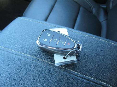 Certified 2023 Chevrolet Traverse LT image 36