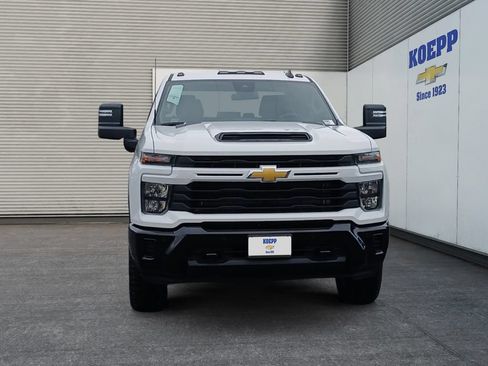 New 2026 Chevrolet Silverado 2500 Custom w/ Custom Value Package AWD/4WD image 8