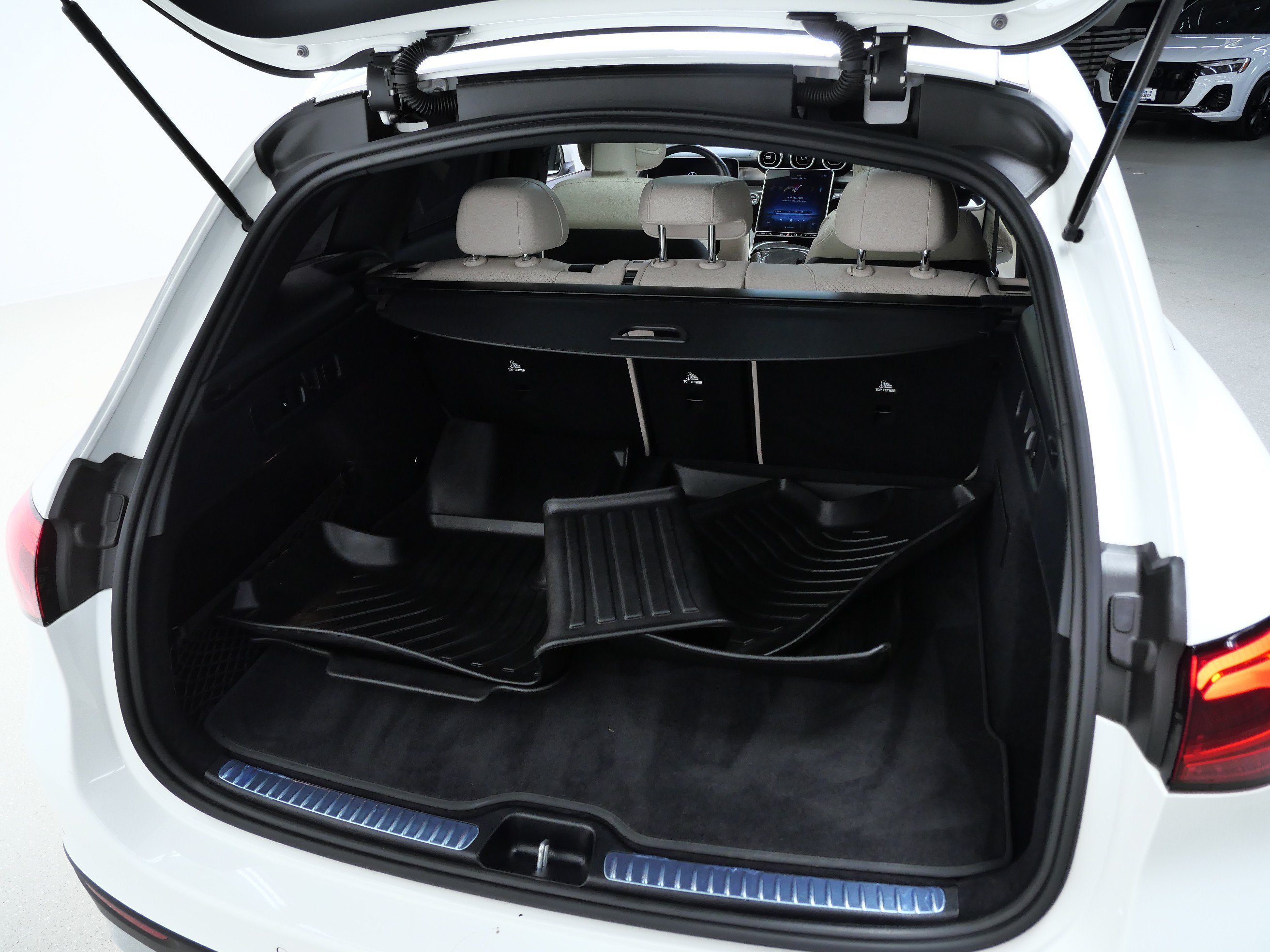 Used 2023 Mercedes-Benz GLC 300 4MATIC image 7