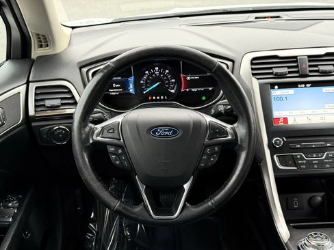 Used 2018 Ford Fusion SE w/ Equipment Group 602A FWD image 27