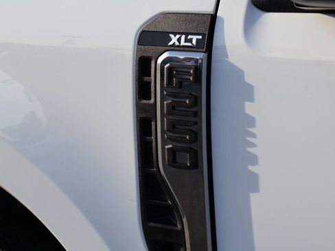 Used 2024 Ford F250 XLT w/ FX4 Off-Road Package AWD/4WD image 7