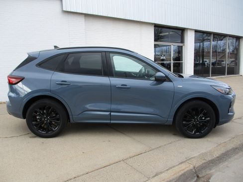 Used 2023 Ford Escape ST-Line Elite w/ Premium Technology Package image 8