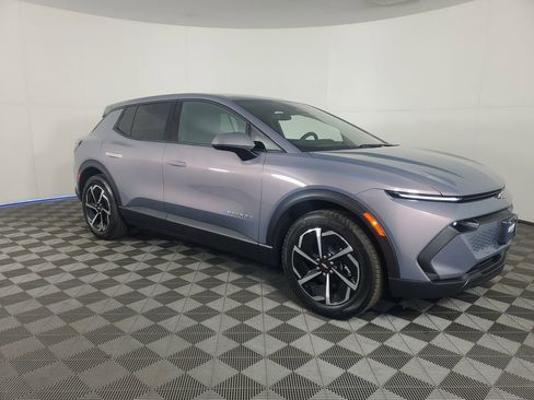 New 2026 Chevrolet Equinox EV LT image 2