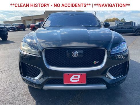Used 2019 Jaguar F-PACE S image 2