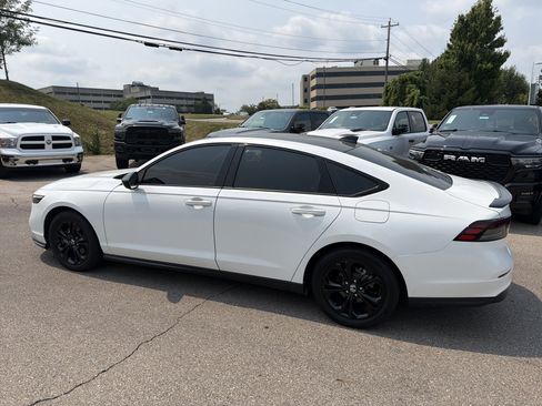 Used 2025 Honda Accord SE image 6