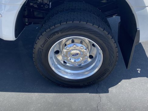 Certified 2024 Ford F450 Platinum w/ FX4 Off-Road Package image 20