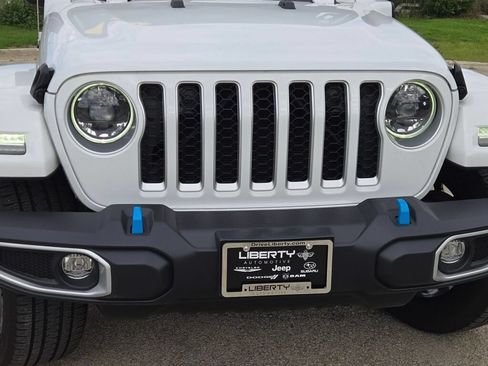 Used 2023 Jeep Wrangler Unlimited Sahara w/ Cold Weather Group AWD/4WD image 5