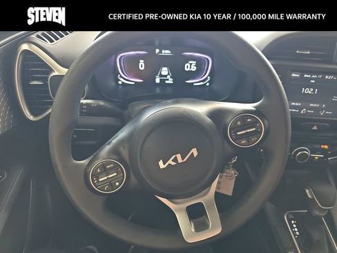 Used 2025 Kia Soul LX w/ LX Technology Package FWD image 11