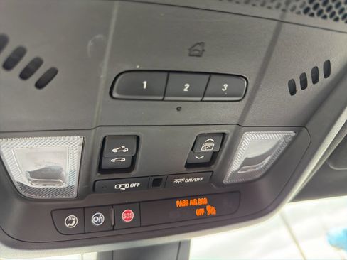 Used 2020 Cadillac XT6 Sport AWD/4WD image 36