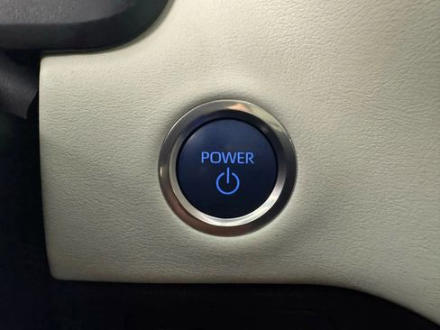 Used 2023 Toyota Sequoia Capstone AWD/4WD image 18