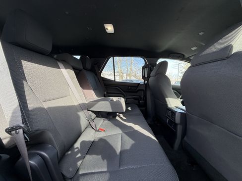 Used 2025 Toyota 4Runner 4WD image 32