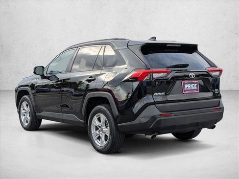 Certified 2021 Toyota RAV4 XLE w/ Convenience Package AWD/4WD image 8