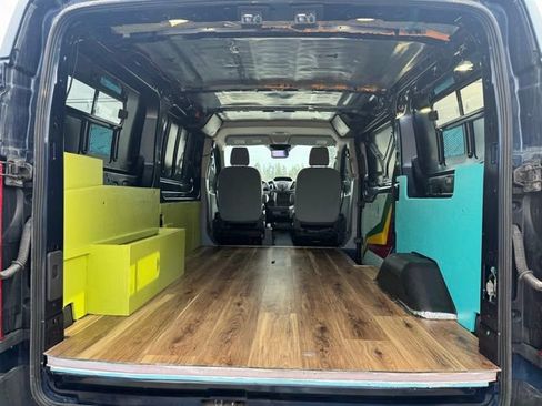 Used 2018 Ford Transit 250 130 Low Roof image 19