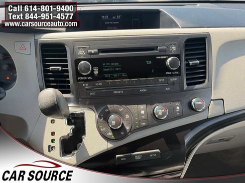 Used 2011 Toyota Sienna LE w/ Towing Pkg FWD image 19