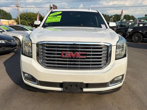 Used 2017 GMC Yukon XL SLT w/ Premium Edition AWD/4WD image 8