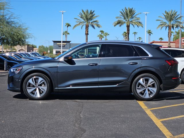 Used 2024 Audi Q8 e-tron Premium Plus w/ Premium Plus Package AWD/4WD image 9