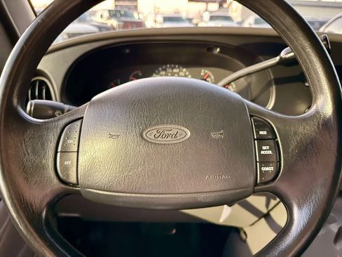 Used 2000 Ford E-350 and Econoline 350 Super Duty RWD image 11