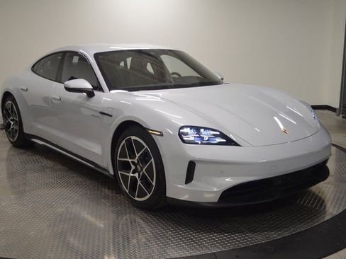Used 2025 Porsche Taycan RWD image 9