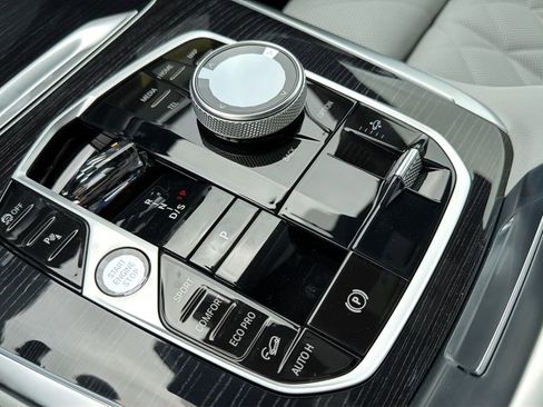 New 2026 BMW X7 xDrive40i AWD/4WD image 15