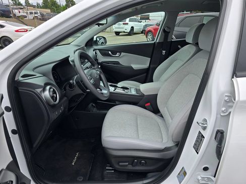 Used 2023 Hyundai Kona SE FWD image 18