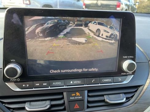 Used 2025 Nissan Altima 2.5 SV image 8