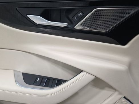 Used 2020 Jaguar XE S image 28