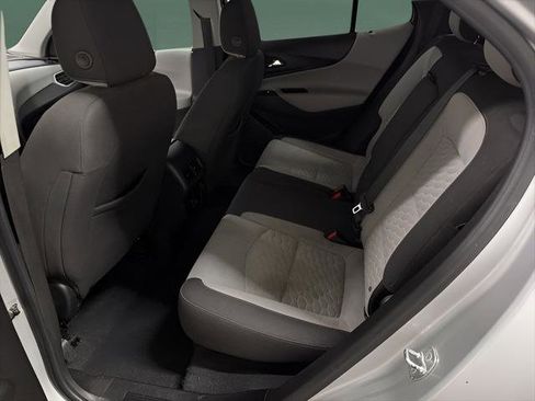 Used 2020 Chevrolet Equinox LS image 12