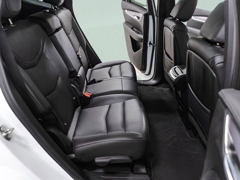 Used 2023 Cadillac XT6 Luxury image 36