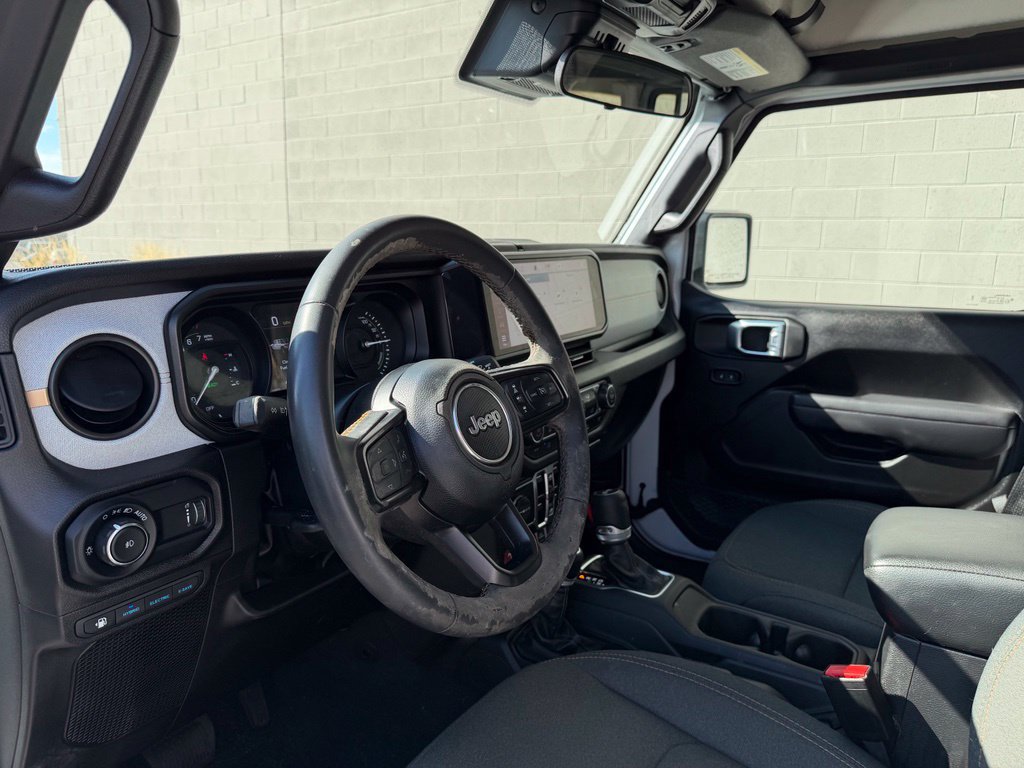Used 2024 Jeep Wrangler Unlimited AWD/4WD image 21