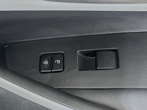 Used 2025 Toyota Corolla SE w/ Convenience Package image 29