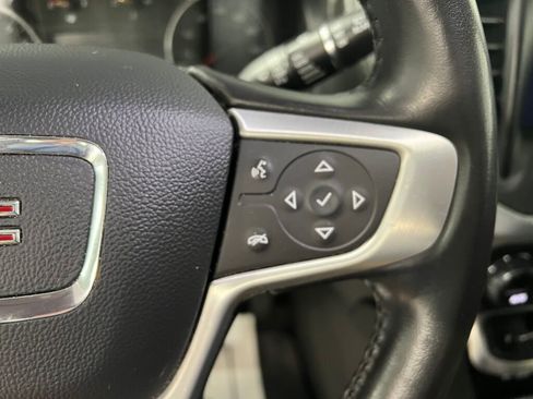 Used 2020 GMC Acadia SLE w/ Driver Convenience Package image 13