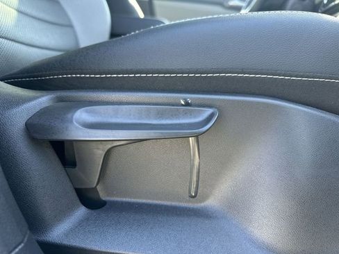 Used 2022 Volkswagen Taos SEL w/ Panoramic Sunroof Package image 30