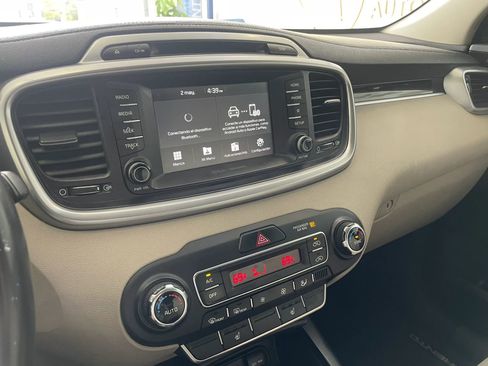 Used 2019 Kia Sorento AWD w/ LX Convenience Package image 14