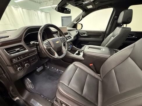 Used 2022 Chevrolet Tahoe LT w/ Luxury Package AWD/4WD image 12