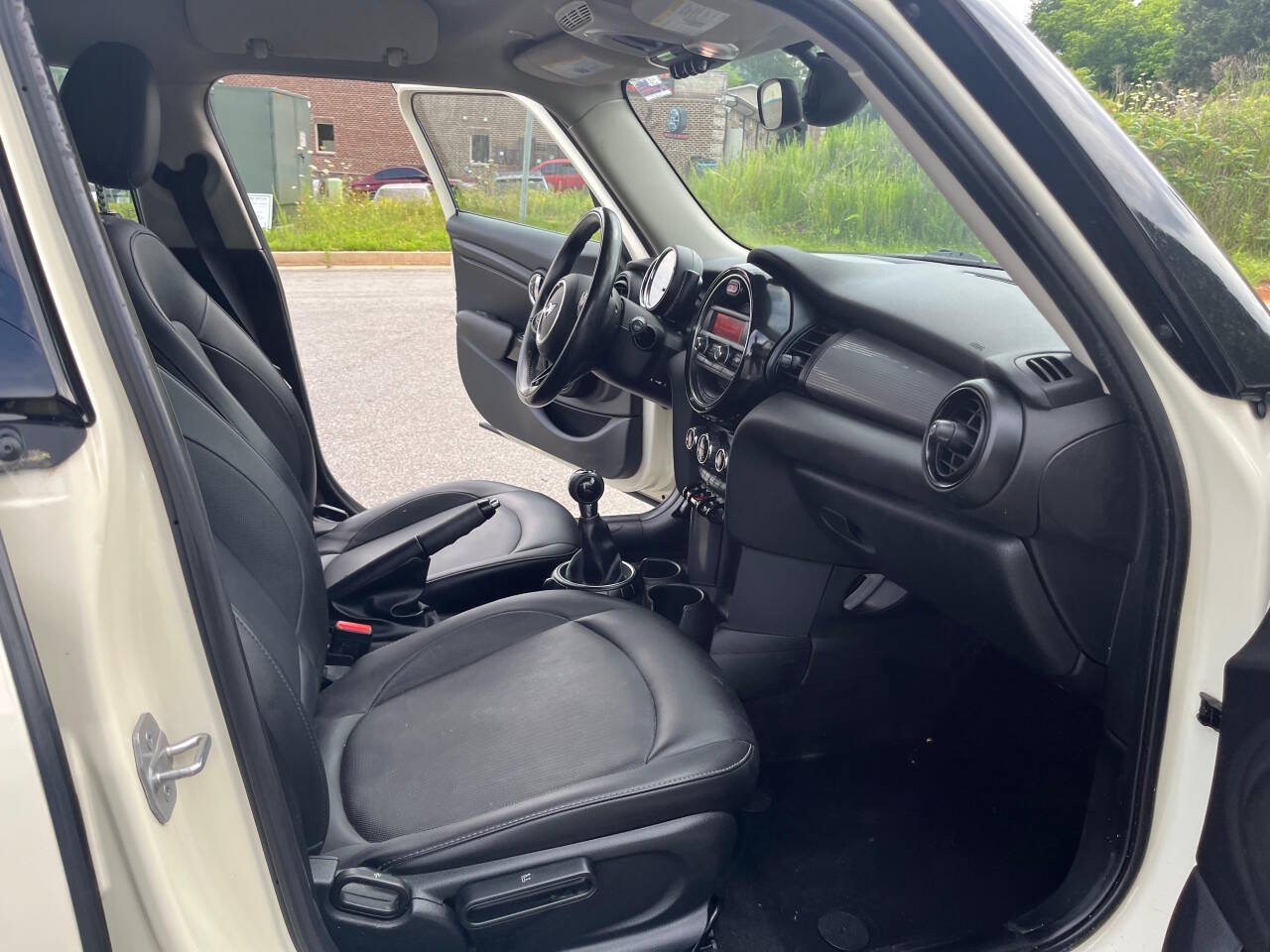 Used 2016 MINI Cooper 4-Door Hardtop FWD image 14